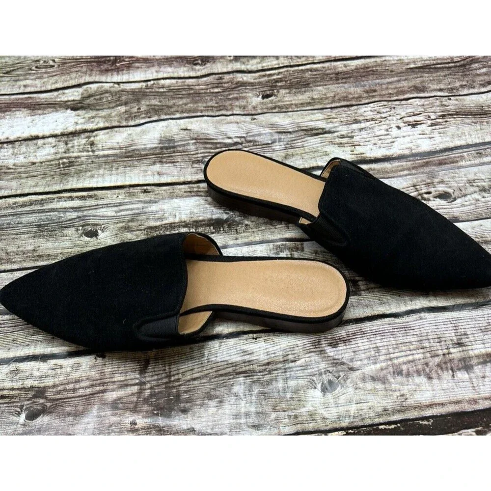 Crown Vintage Black Slip On Low Heel Pointed Toe Shoes Women's Size 8